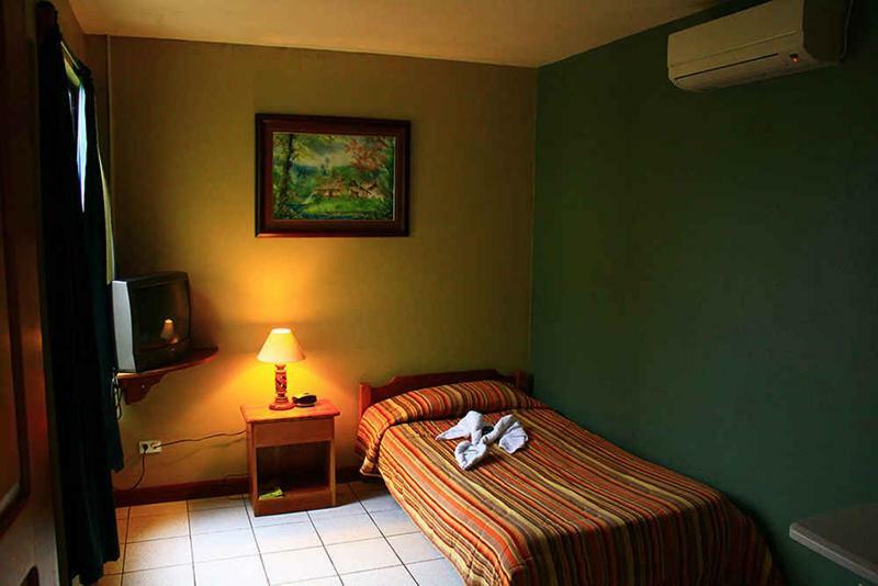 Hotel Guadalupe Tilarán Esterno foto